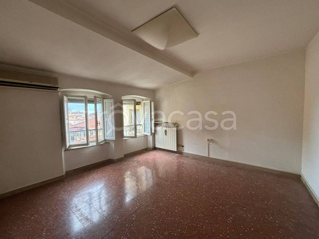appartamento in vendita a Massa in zona Centro Storico
