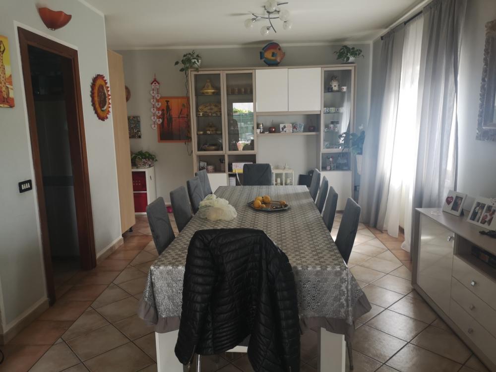 casa indipendente in vendita a Massa