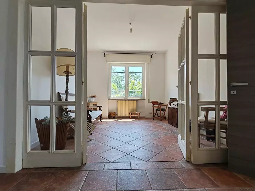 appartamento in vendita a Massa in zona Castagnola