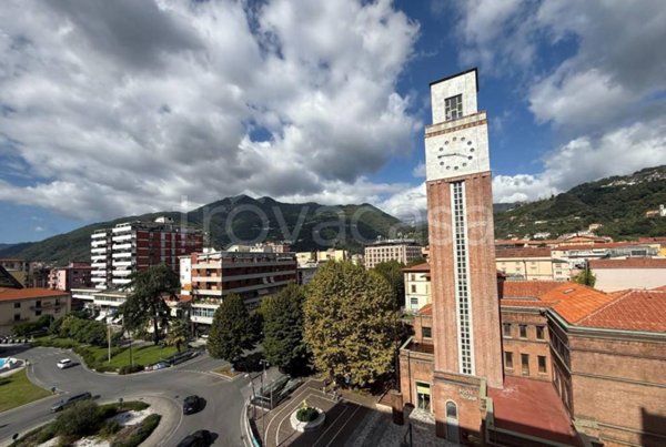 appartamento in vendita a Massa in zona Centro Storico