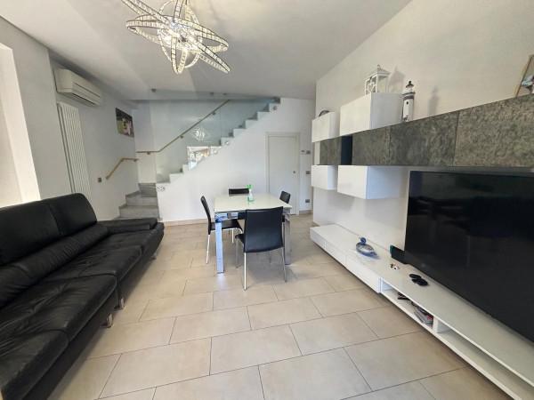 casa indipendente in vendita a Massa in zona Romagnano