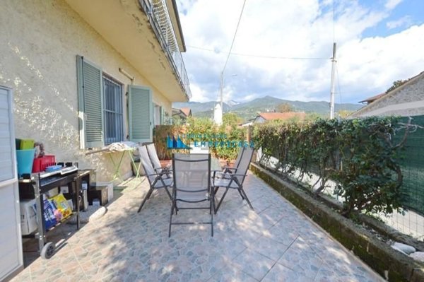 appartamento in vendita a Massa in zona Poveromo