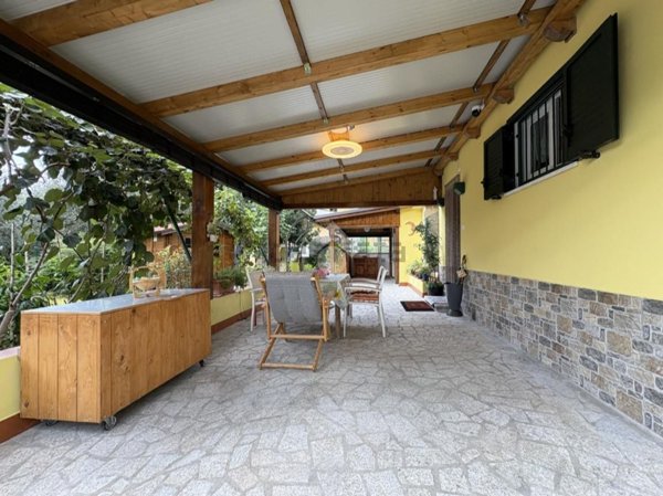 casa indipendente in vendita a Massa