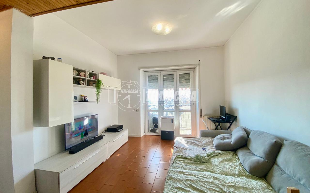 appartamento in vendita a Massa in zona Marina di Massa