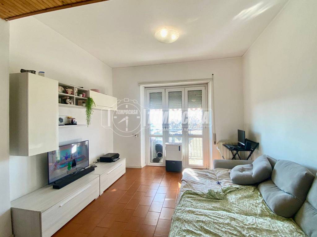 appartamento in vendita a Massa in zona Marina di Massa