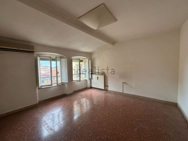 appartamento in vendita a Massa in zona Centro Storico