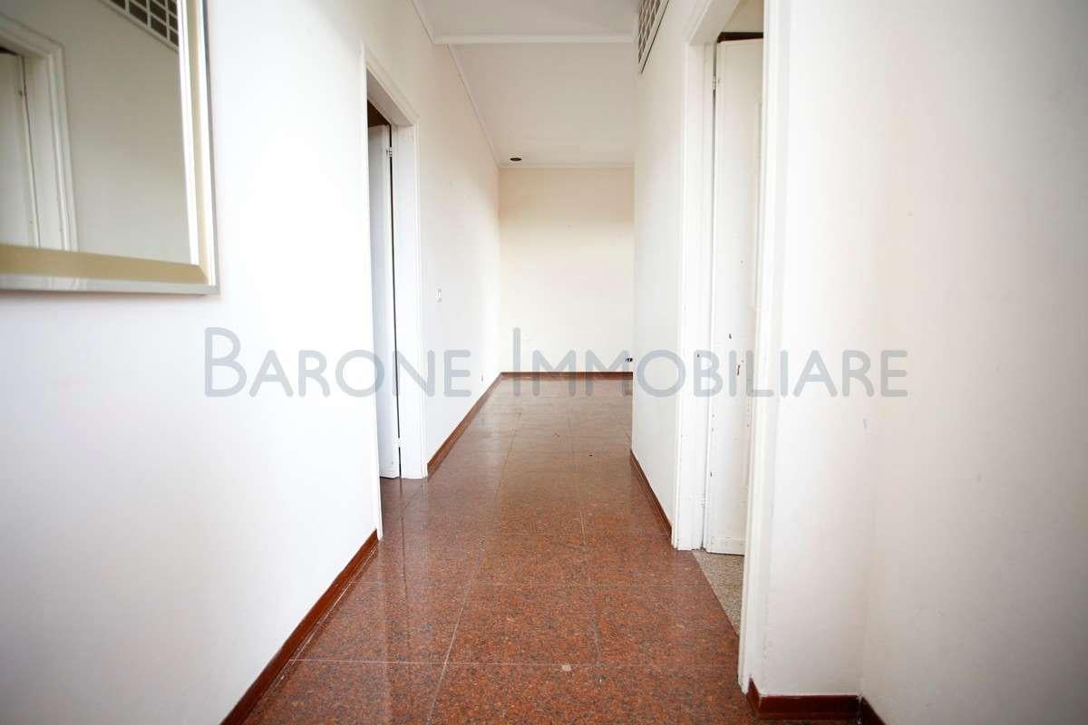 appartamento in vendita a Massa in zona Pariana