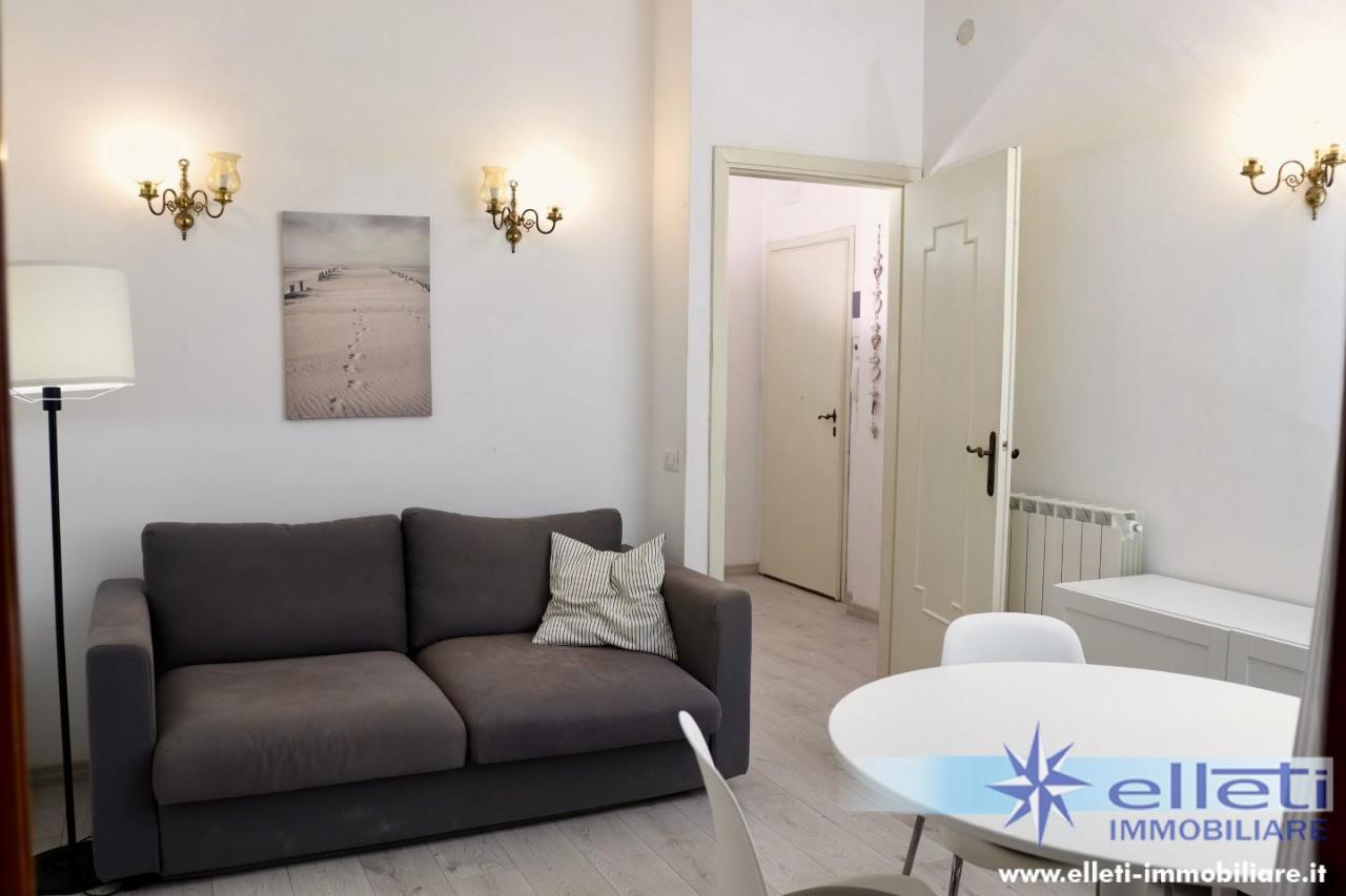 appartamento in vendita a Massa in zona Marina dei Ronchi