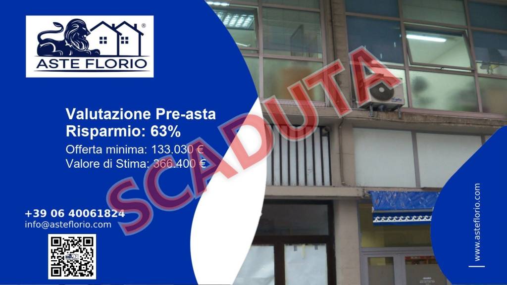 locale commerciale in vendita a Massa in zona Marina di Massa