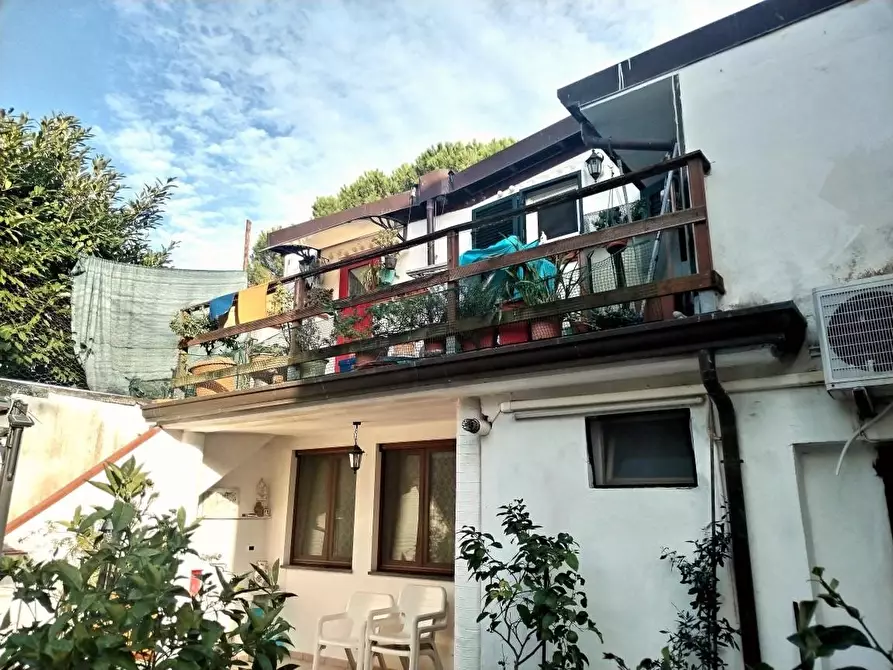 casa semindipendente in vendita a Massa in zona Borgo del Ponte