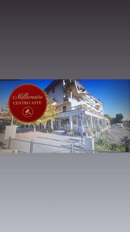 negozio in vendita a Massa in zona Centro Storico