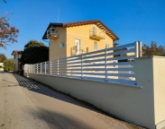 casa indipendente in vendita a Massa in zona Marina di Massa