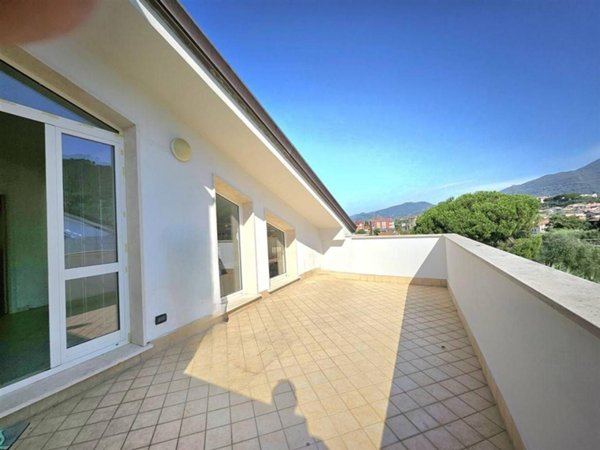 appartamento in vendita a Massa in zona Centro Storico