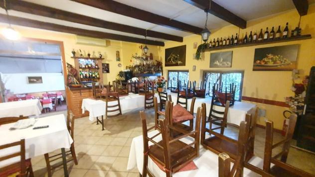 casa semindipendente in vendita a Massa in zona Candia