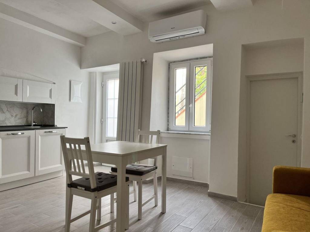 casa indipendente in vendita a Massa in zona Mirteto