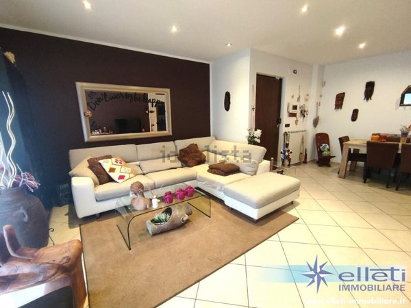 appartamento in vendita a Massa in zona Centro Storico