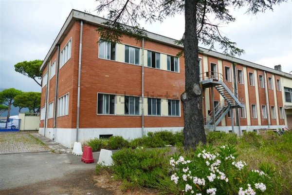 ufficio in vendita a Massa