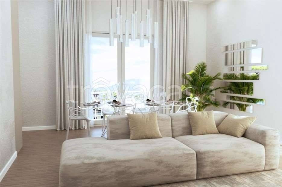 appartamento in vendita a Massa in zona Poveromo