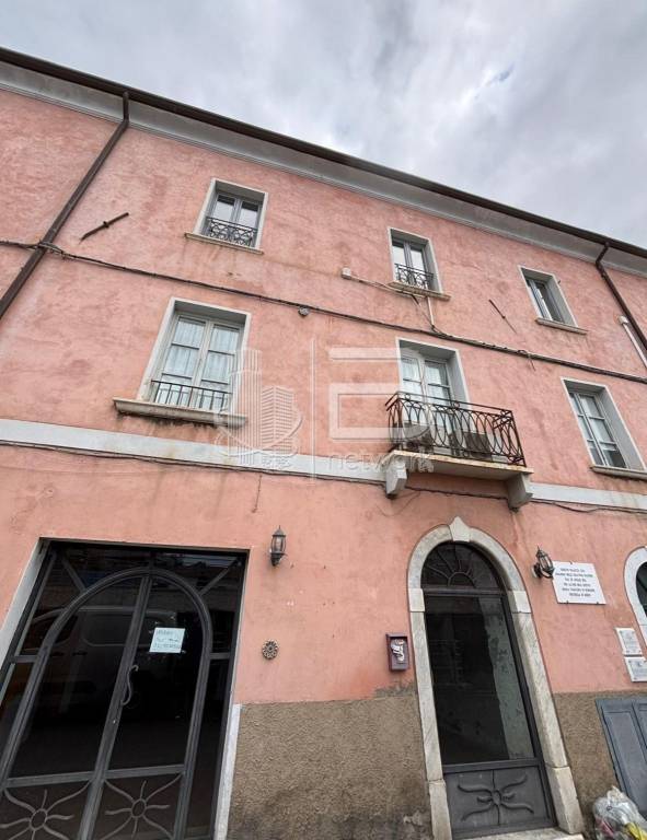 negozio in vendita a Massa in zona Centro Storico