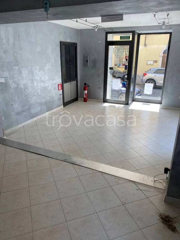 ufficio in vendita a Massa in zona Centro Storico