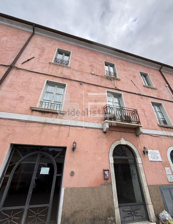 appartamento in vendita a Massa in zona Centro Storico