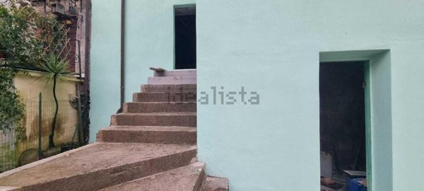 casa indipendente in vendita a Massa in zona Canevara