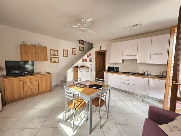 casa indipendente in vendita a Massa in zona Marina di Massa