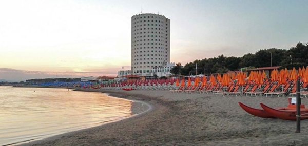 ufficio in vendita a Massa in zona Centro Storico