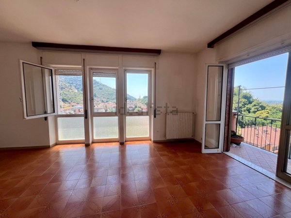 appartamento in vendita a Massa in zona Centro Storico