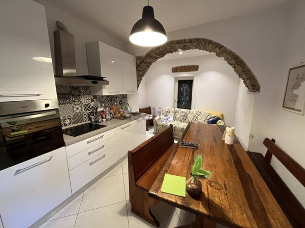 appartamento in vendita a Massa in zona Centro Storico