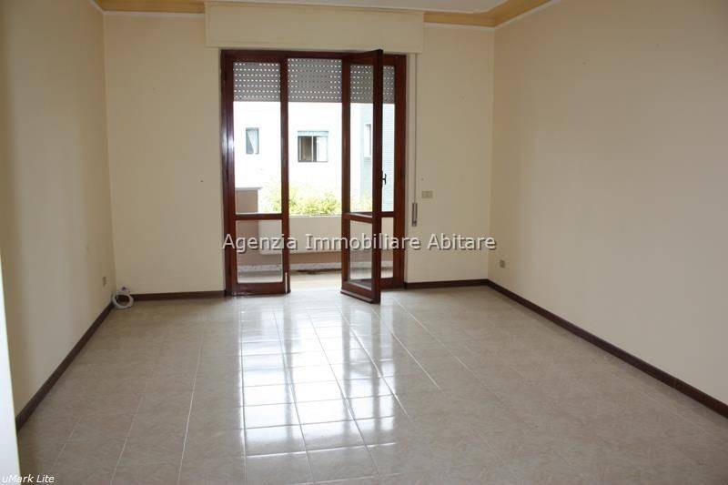 appartamento in vendita a Massa in zona Marina di Massa