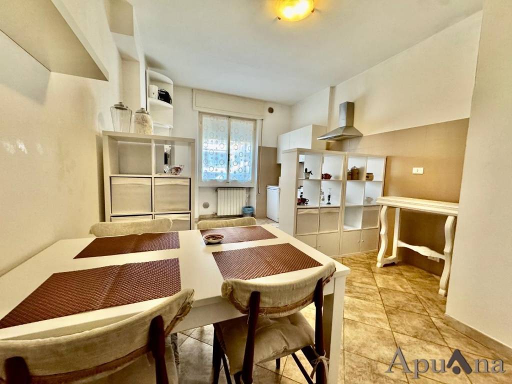 appartamento in vendita a Massa in zona Centro Storico