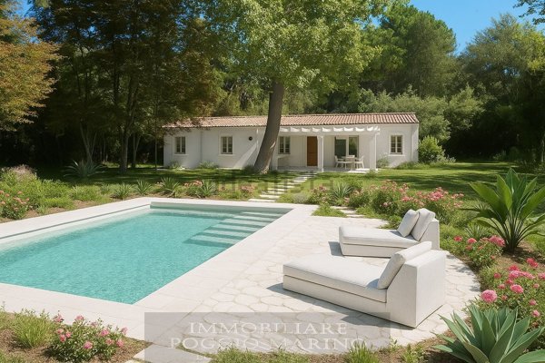 casa indipendente in vendita a Massa in zona Marina dei Ronchi