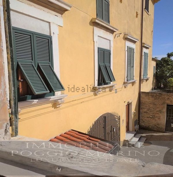 casa indipendente in vendita a Massa