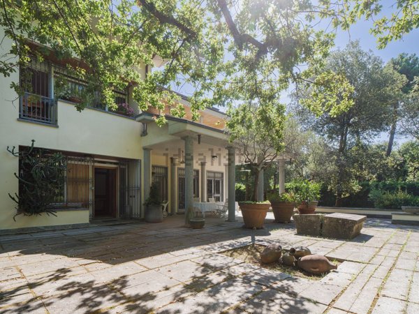 casa indipendente in vendita a Massa in zona Marina dei Ronchi