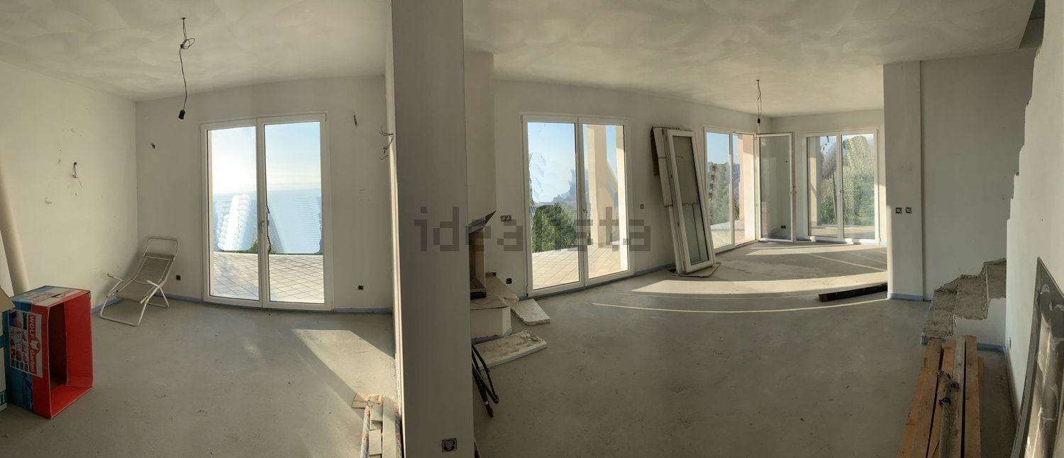 casa indipendente in vendita a Massa