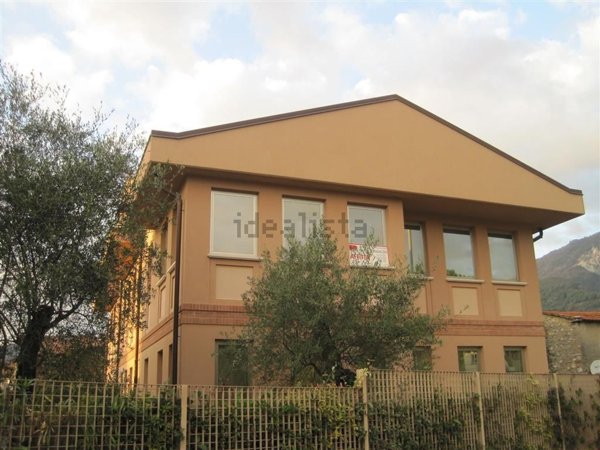 ufficio in vendita a Massa in zona Centro Storico