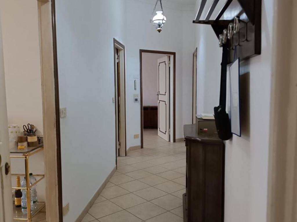 appartamento in vendita a Massa in zona Marina di Massa