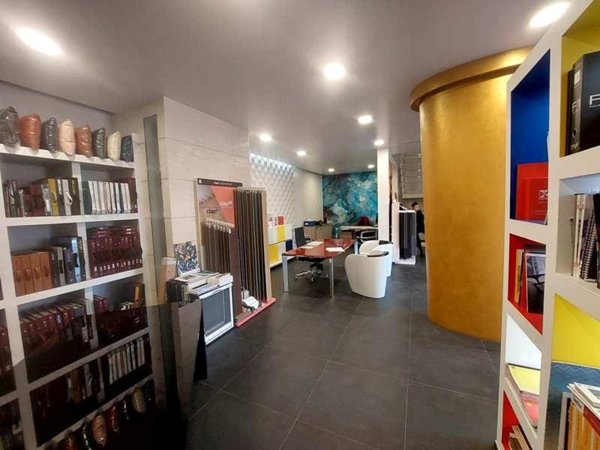 negozio in vendita a Massa