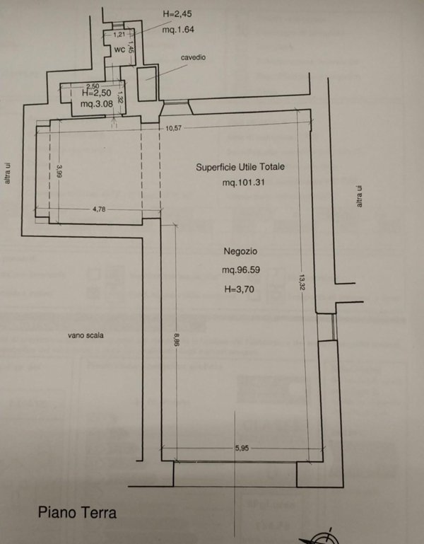 locale commerciale in vendita a Massa in zona Centro Storico