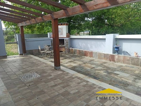 casa indipendente in vendita a Massa in zona Marina di Massa