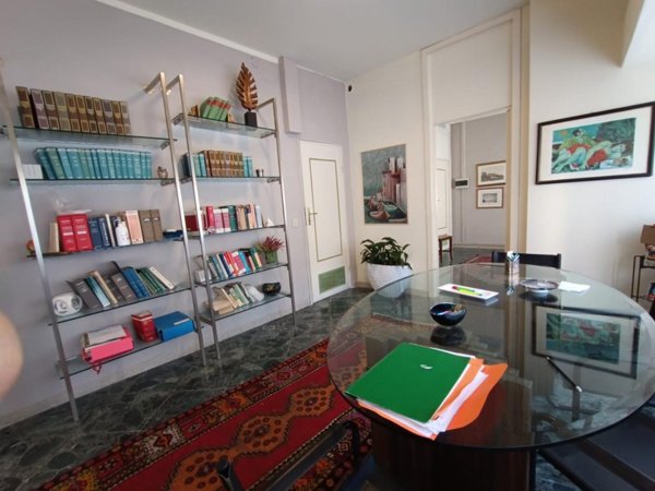 ufficio in vendita a Massa in zona Centro Storico