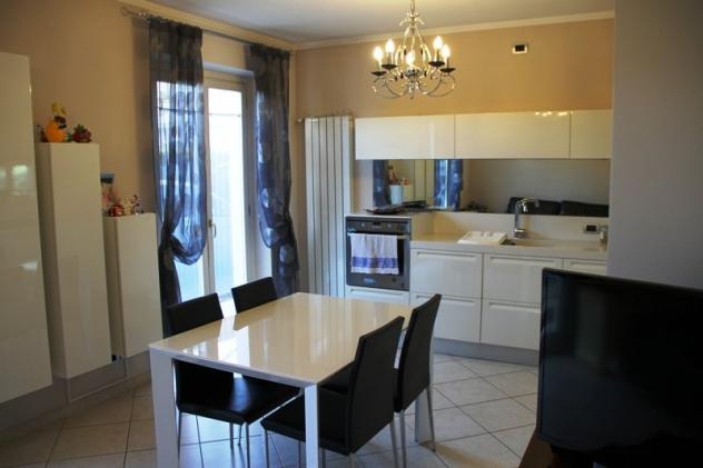 casa indipendente in vendita a Massa in zona Quercioli