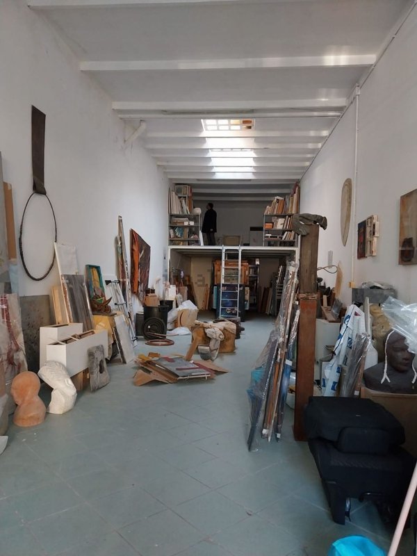 locale di sgombero in vendita a Massa