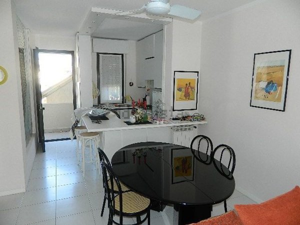 appartamento in vendita a Massa in zona Marina dei Ronchi