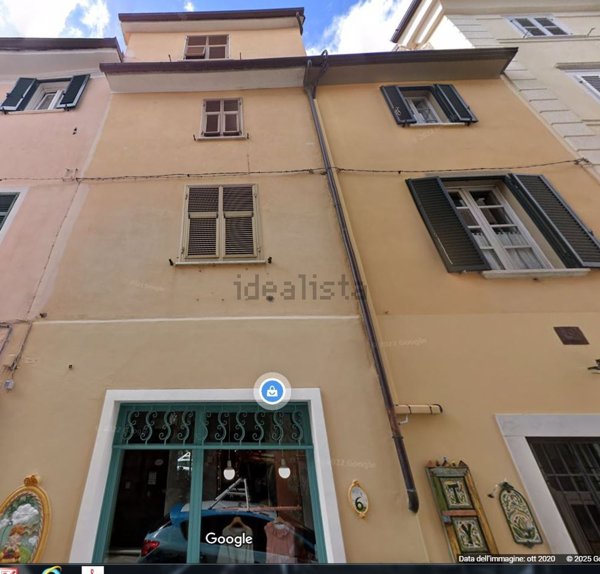 casa indipendente in vendita a Massa in zona Centro Storico