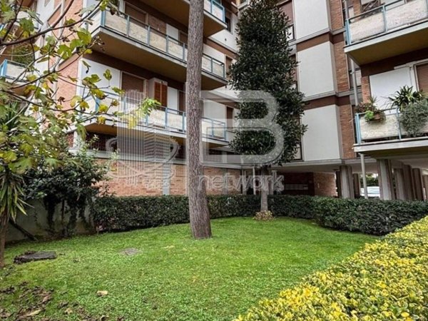 appartamento in vendita a Massa in zona Marina dei Ronchi