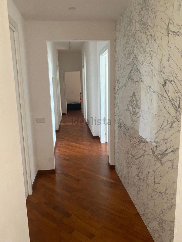 appartamento in vendita a Massa in zona Marina di Massa