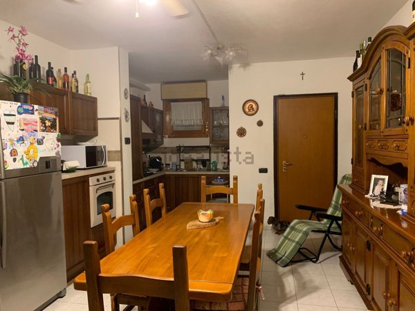 casa indipendente in vendita a Massa in zona Marina di Massa