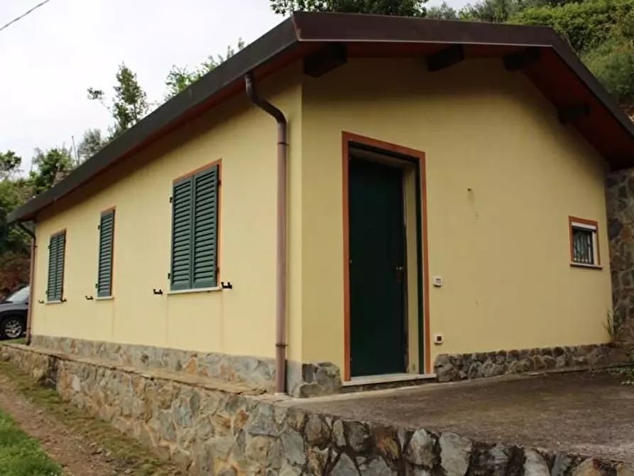 casa indipendente in vendita a Massa in zona Antona